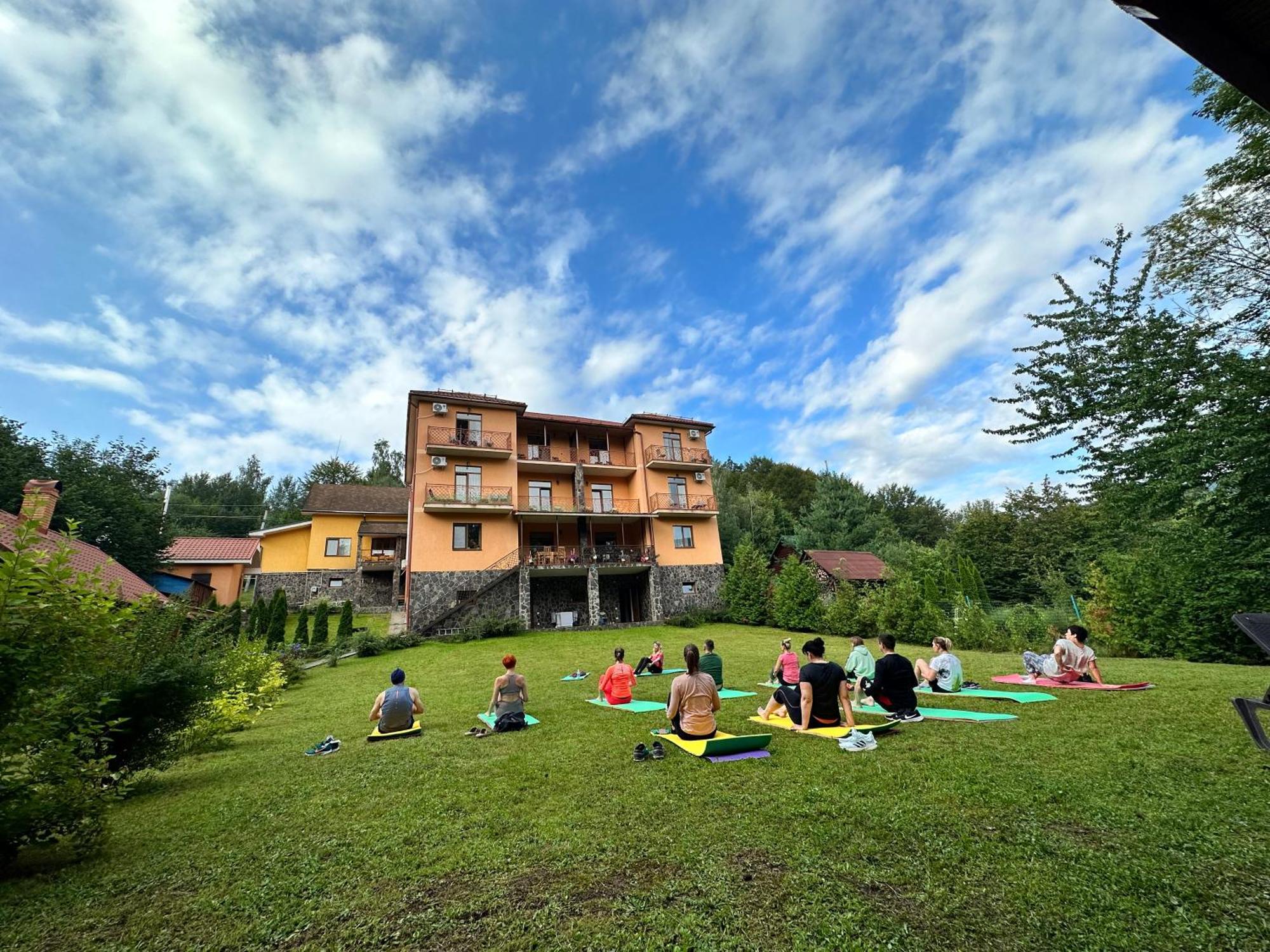 Vovk Gasthaus 西尼亚克 外观 照片