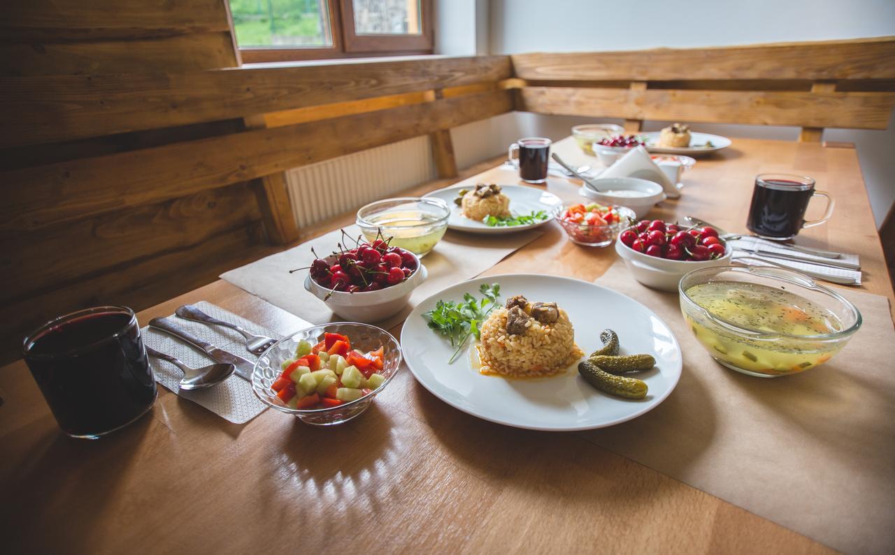 Vovk Gasthaus 西尼亚克 外观 照片